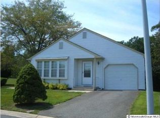 7 Golden Ct, Whiting, NJ 08759