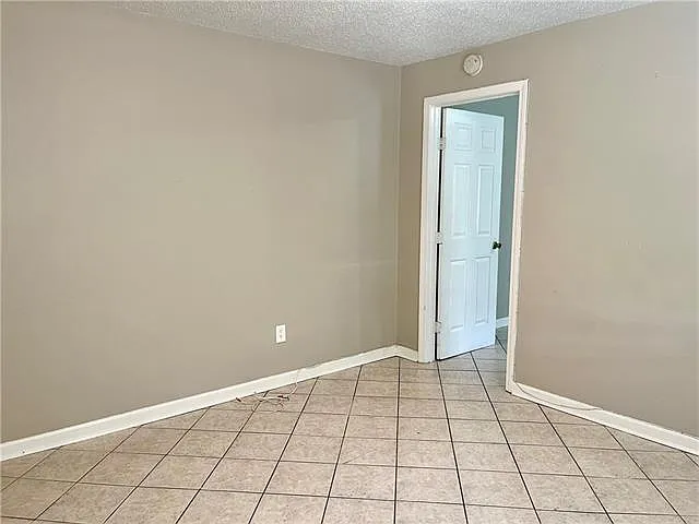 914 Compromise St — Photo 3