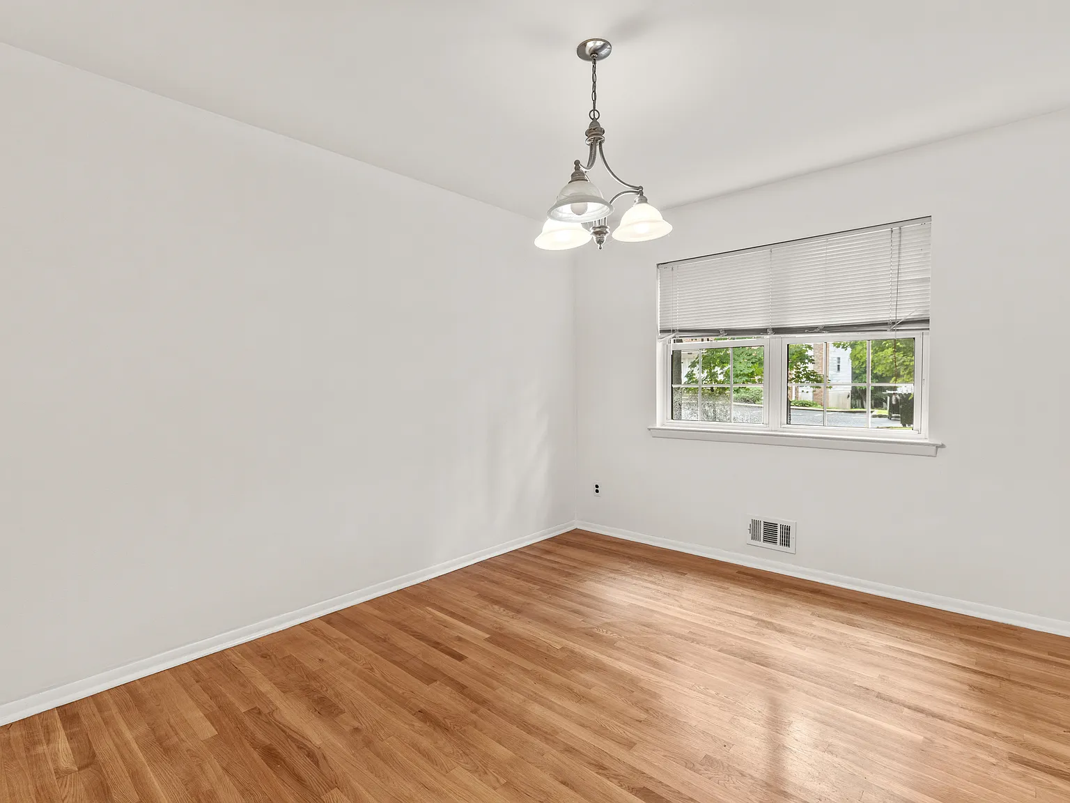 2 bed, 1.5 bath, $2,800 — Photo 4