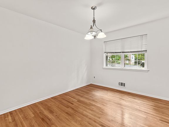 4th image of 87 Poplar St APT 4