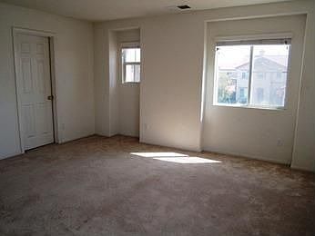 5th image of 33207 Breighton Wood St