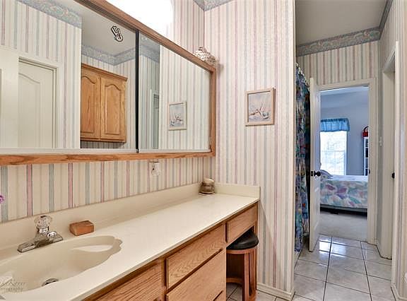 3rd image of 7550 Lantana Ave