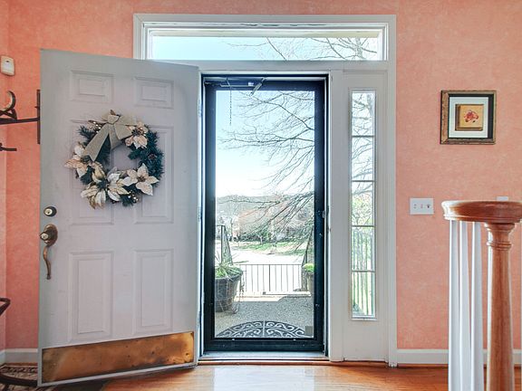 2nd image of 724 Vauxhall Dr