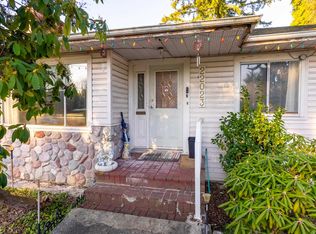 22023 Lougheed Hwy, Maple Ridge, BC V2X2S7