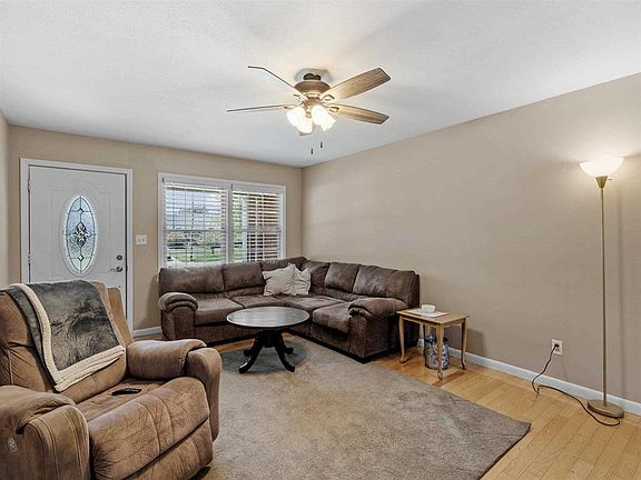 5th image of 3601 Lewis Ln