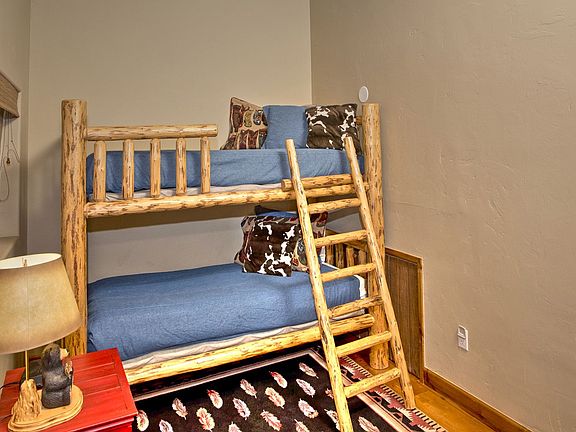 4th image of 2308 Garmisch Dr #15E