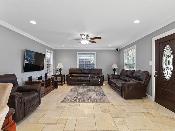 5th image of 3512 Whittier St
