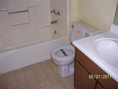 3rd image of 1934 Chaucer Dr