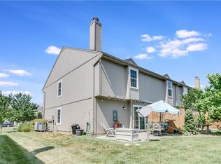 5611 NW Sunrise Meadow Cir #48D, Lees Summit, MO 64064