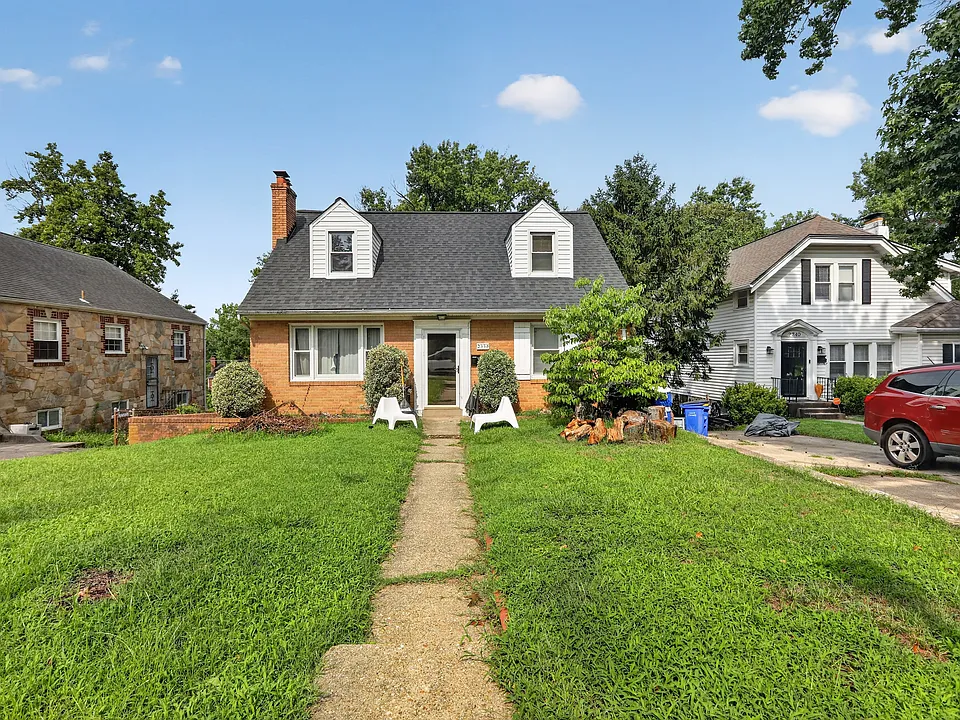 2338 Belleview Ave
