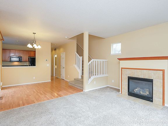 4th image of 1147 SE Roundelay St