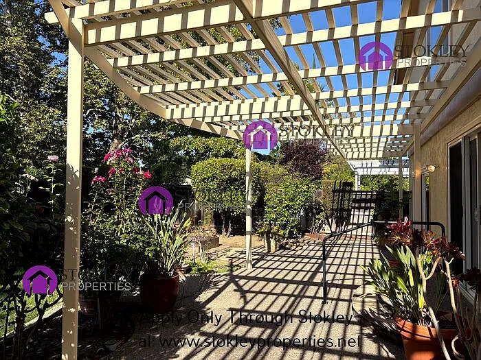 637 Tarrytown Ct — Photo 18