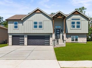 1325 N Holland Dr, Independence, MO 64056