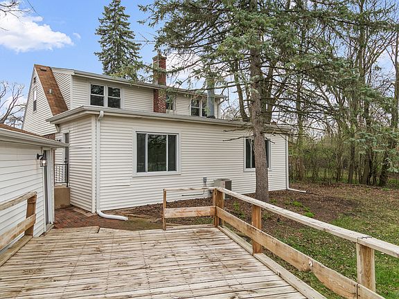 3rd image of 18600 Golfview Ave