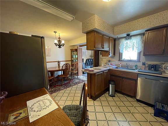 5th image of 24214 Vincent Dr