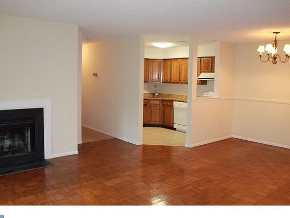 4th image of 1407 Aspen Dr