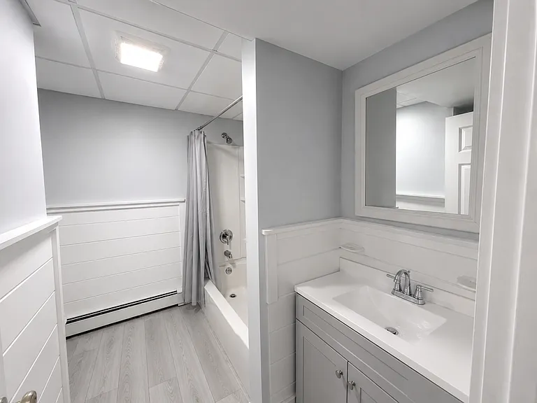 220 Weir St #4 — Photo 5