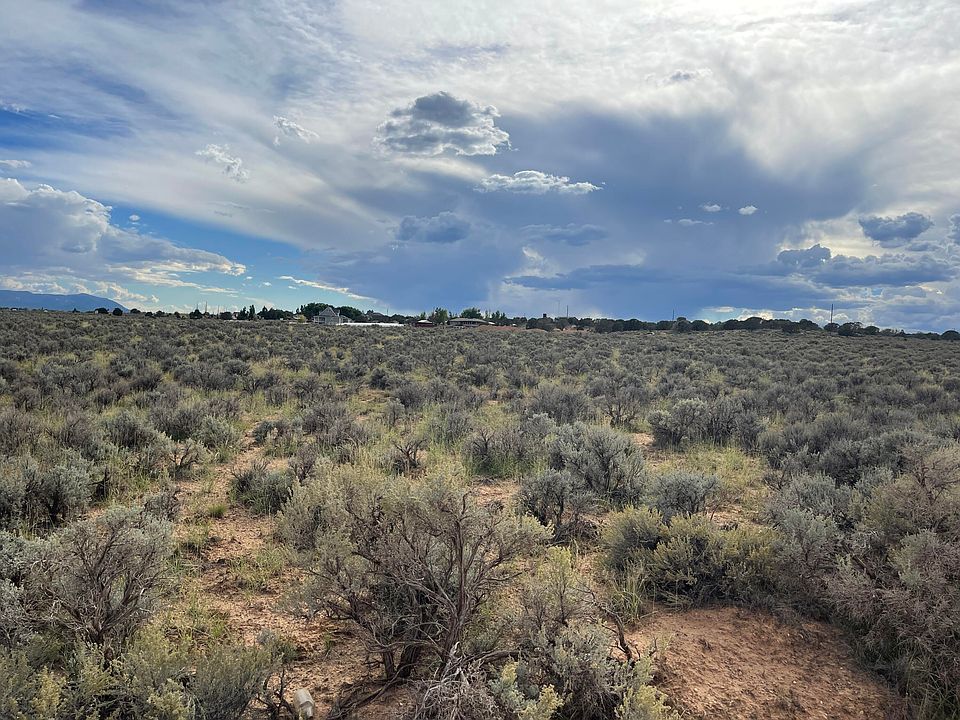 1st image of 4063 5600 N; #5581-4050