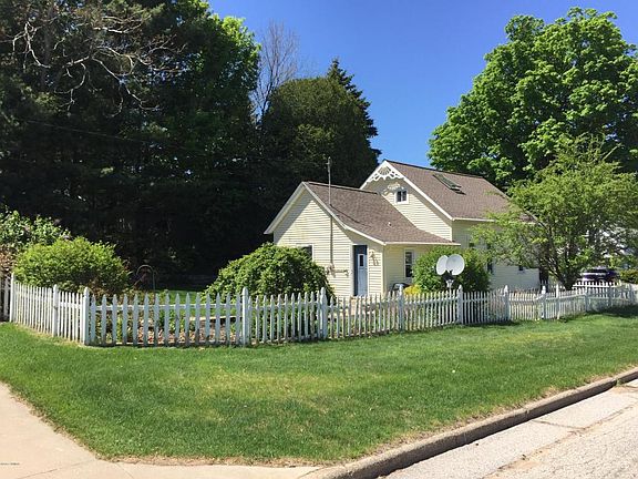 5th image of 410 2nd St