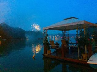 2005 Chadds Ford Dr, Reston, VA 20191