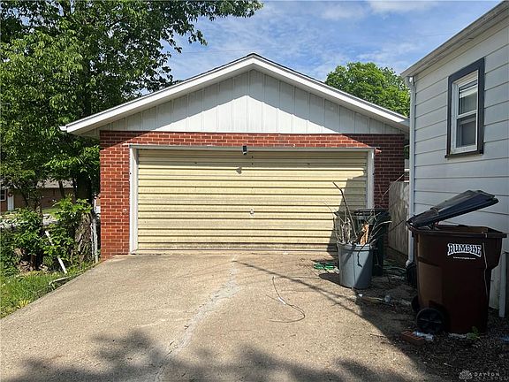 3rd image of 1840 Stewart Blvd