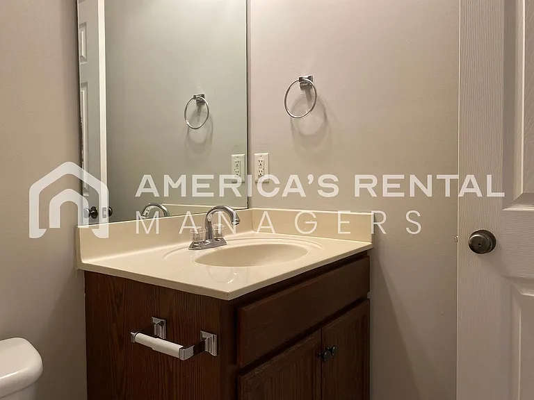 2819 Southwood Ln — Photo 29