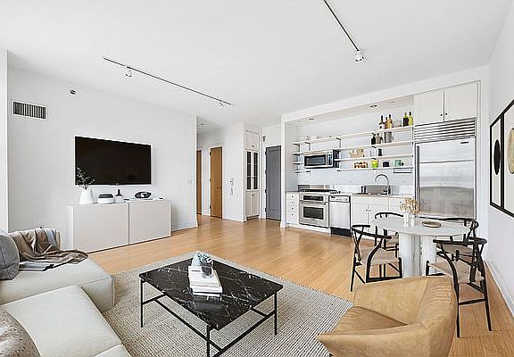 5th image of 110 Livingston St APT 15H