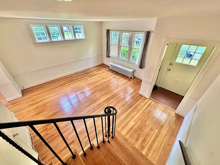 4422 Greenwich Pkwy NW — Photo 8