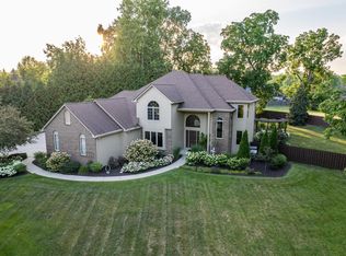 8611 Walnut Ridge Dr, New Haven, IN 46774