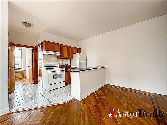 5th image of 3607 32nd St APT 2F