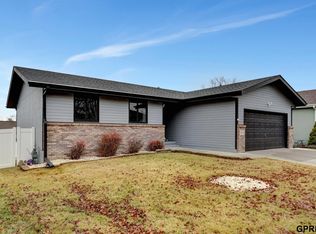 2024 NW 54th St, Lincoln, NE 68528