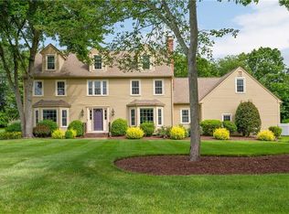 4 Fieldside Dr, Cumberland, RI 02864