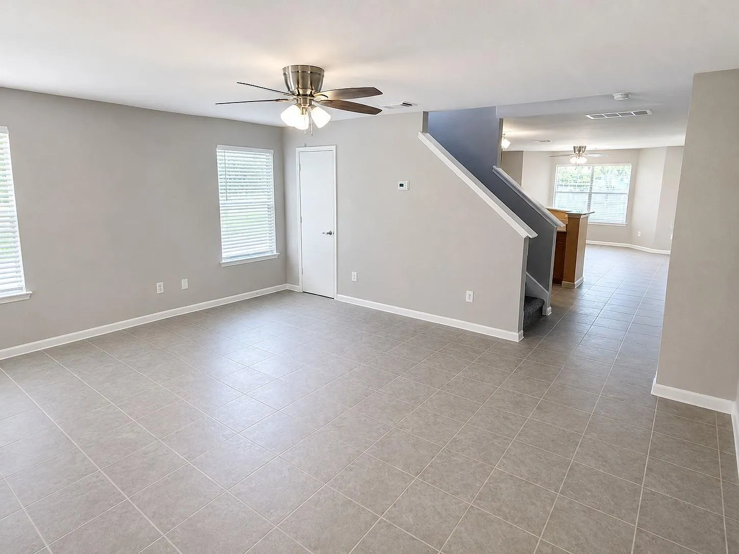 4 bed, 2.5 bath, 1982 sqft, $2,375 — Photo 2