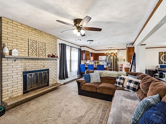 4th image of 1422 Diamond Court