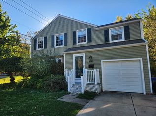 2320 Wrenford Rd, University Heights, OH 44118