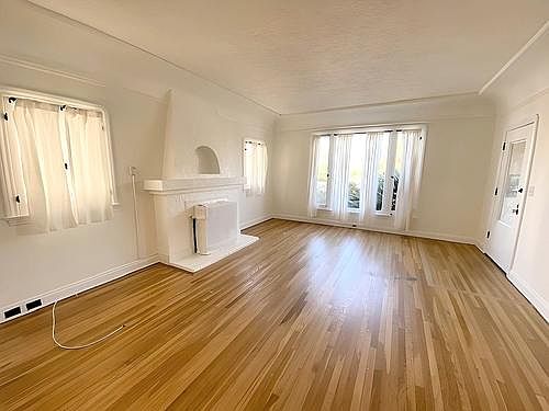1st image of 343 N Gardner St