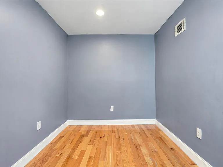 2504 Manton St — Photo 27