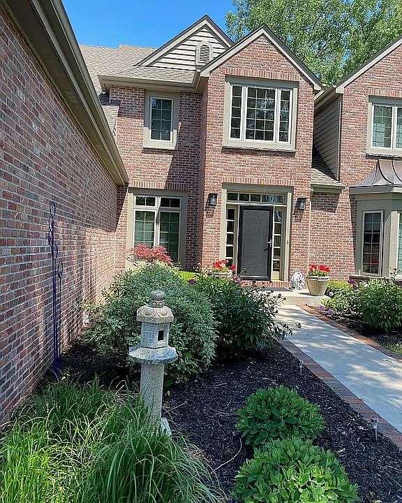 1998 W Hidden Reserve Ct, Mequon, WI 53092 Zillow