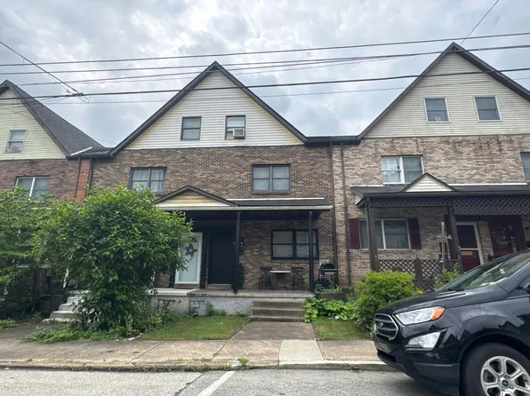 413 Agatha St, Pitcairn, PA 15140