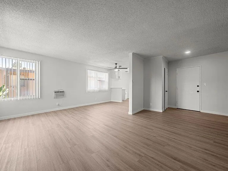 3907 Roxanne Ave #6A — Photo 7