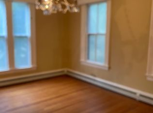 224 Armington St APT 1, Cranston, RI 02905