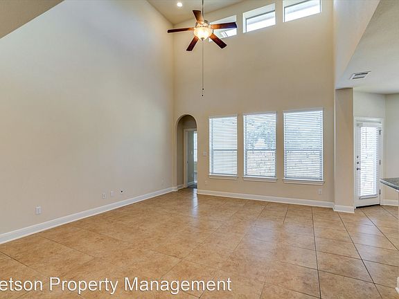 3rd image of 2816 Granite Hill Dr
