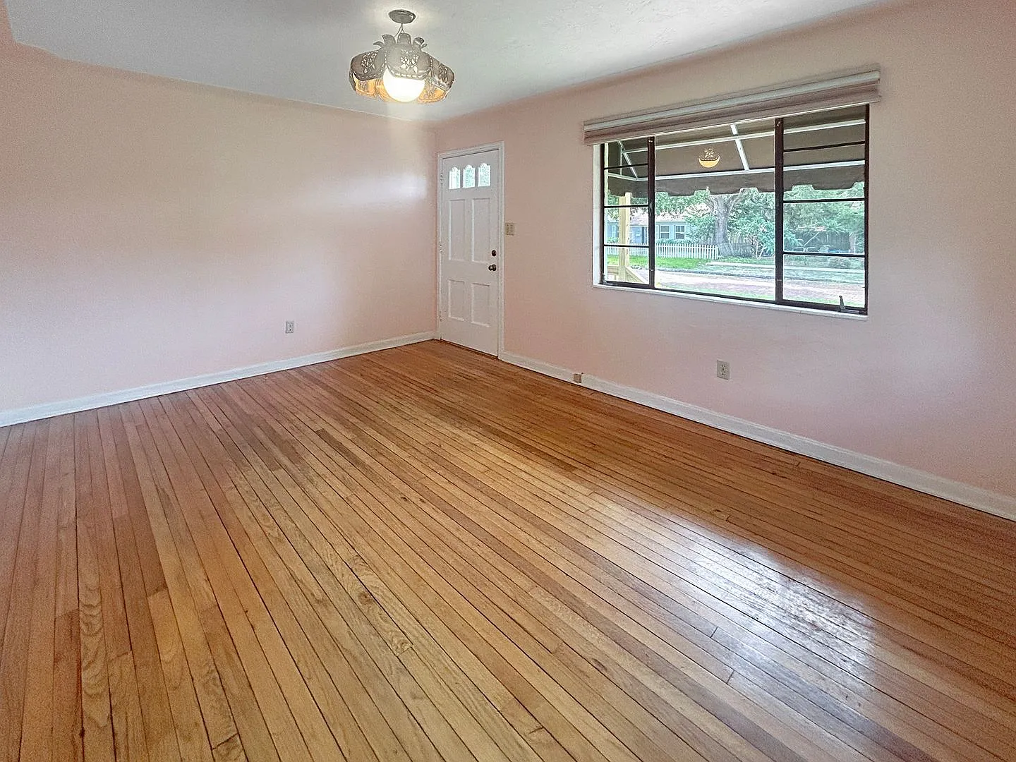 Well-Maintained Charming 2/1 Home with In-Law Studio and Modern Conveniences — Photo 3