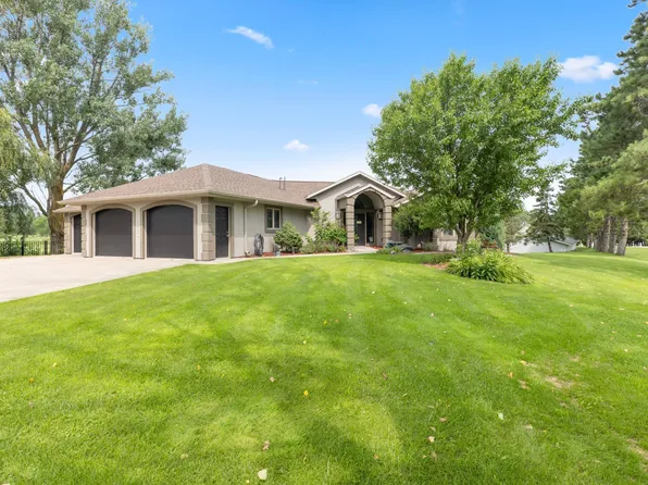 1056 Lakeside Est E, Perham, MN 56573