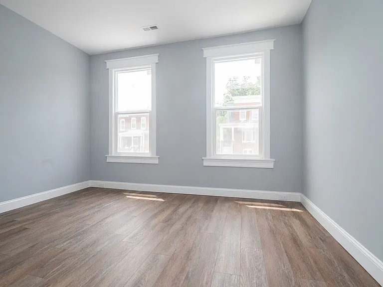 2728 Winchester St — Photo 9