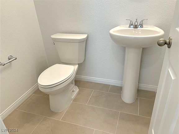 3rd image of 755 Cottonwood Hill Pl