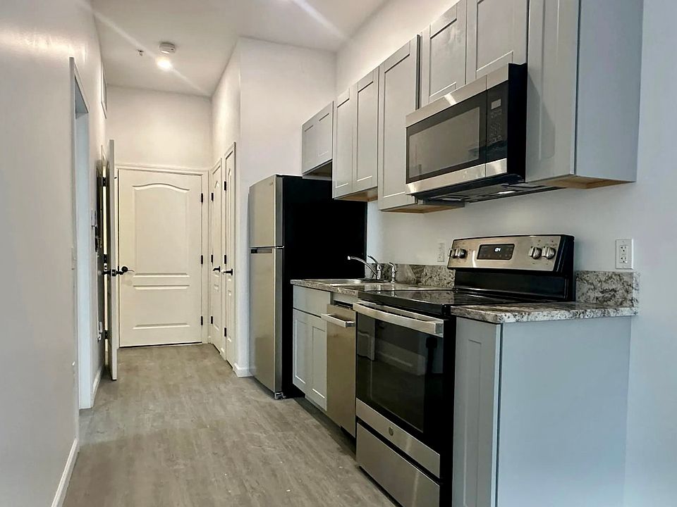 1st image of 235 East St #1