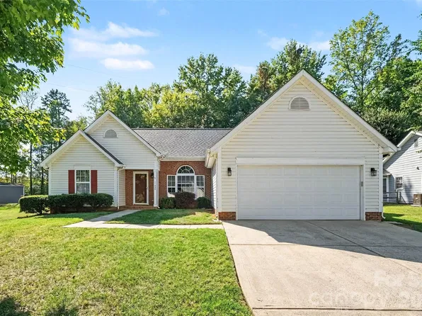11609 Long Forest Dr, Charlotte, NC 28269