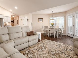 608 Newport Ln, Buckeye Lake, OH 43008