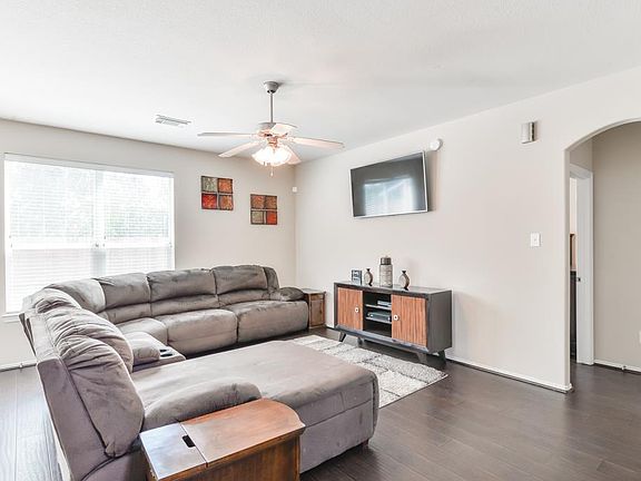5th image of 7813 Silver Oak Dr